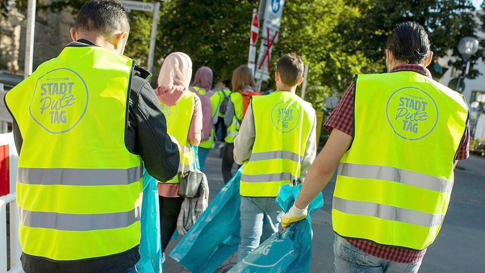 Zum Abschluss des 14. Stadtputztags empfängt die Stadt Osnabrück die ehrenamtlichen Helfer am Samstag auf dem Marktplatz vor dem Rathaus. Foto: Swaantje Hehmann