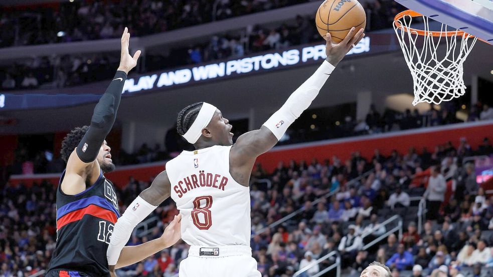 Dennis Schröder hatte gegen sein ehemaliges Team Detroit nicht seinen besten Tag. Foto: Duane Burleson/AP/dpa