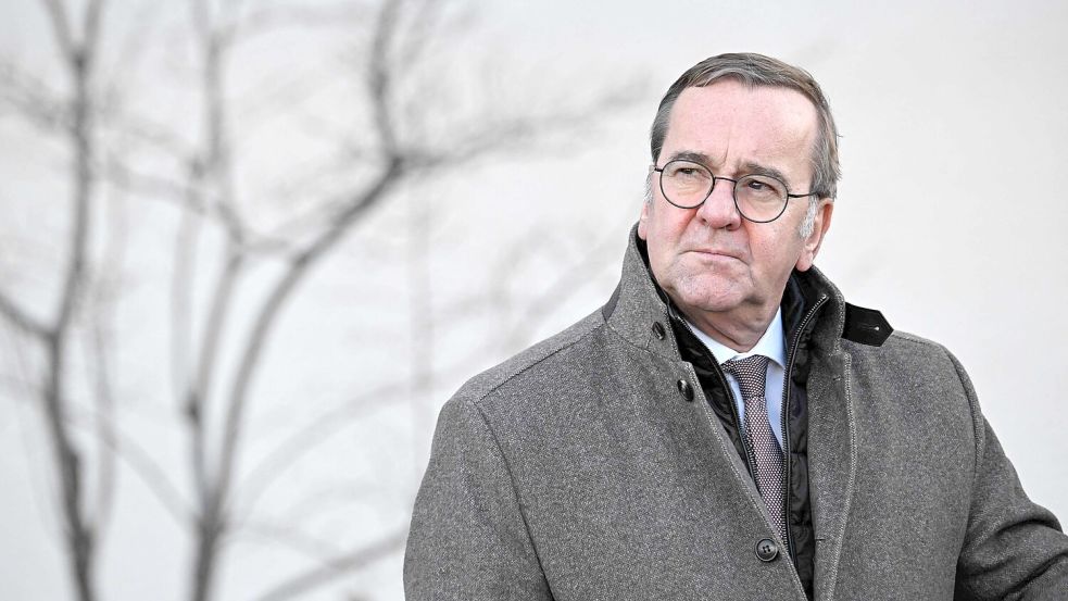 Wenige Reformen von Verteidigungsminister Boris Pistorius sind so umstritten wie der neue Wehrdienst. Auch sein ehemaliger Heereschef hält davon wenig. Foto: afp/TOBIAS SCHWARZ