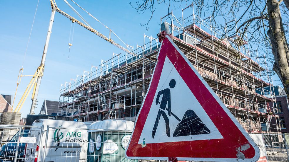 Es wird gebaut: Aber eine Generation scheint es dabei besonders schwer zu haben. Foto: Klaus Ortgies