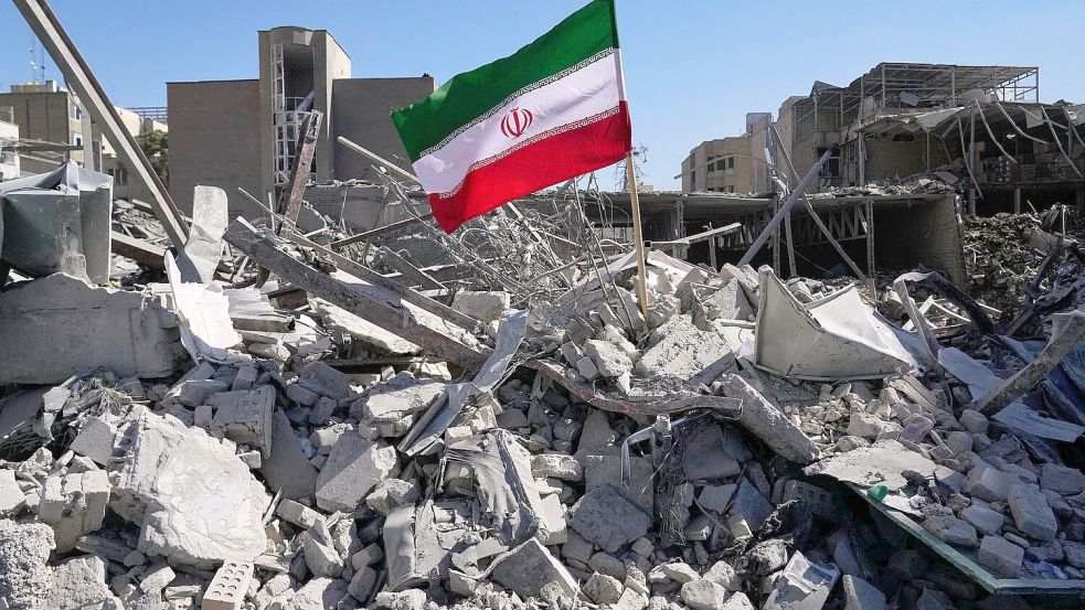 Nach Angaben des Roten Halbmonds hat es in mehr als 150 Städten Angriffe gegeben. Foto: Vahid Salemi/AP/dpa