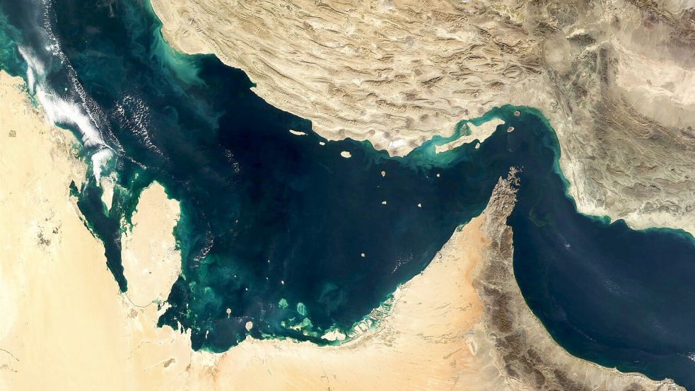 Die Straße von Hormus ist eine für den Ölhandel wichtige Engstelle. (Archivbild) Foto: -/The Visible Earth/NASA/dpa
