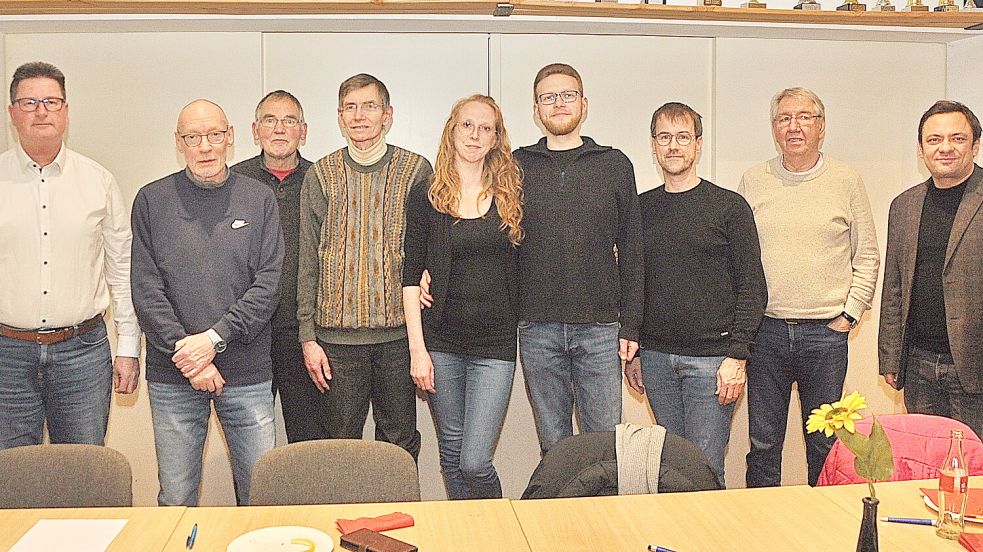 Gewählt und bestätigt (von links): Vorsitzender Sönke Eden, Hans-Hermann Woltmann, Heinrich Westrup, Guido Beutler, Daniela Schultze, Patrick Schultze, Torsten Plösch, Heinz Dieter Schmidt und Robert Fuchs. Es fehlen Rainer Kroon, Hans Sorge und Bruni Sorge. Foto: Bodo Wolters
