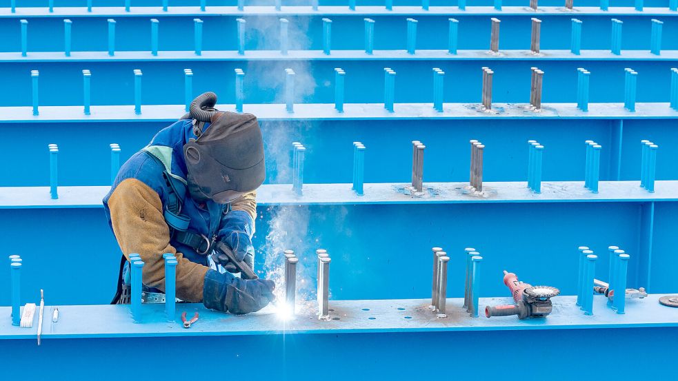 Viele Fachkräfte aus der EU kommen mit großen Erwartungen und werden schnell von der Realität enttäuscht. Warum Integration keine Einbahnstraße ist. Foto: IMAGO/W2Art