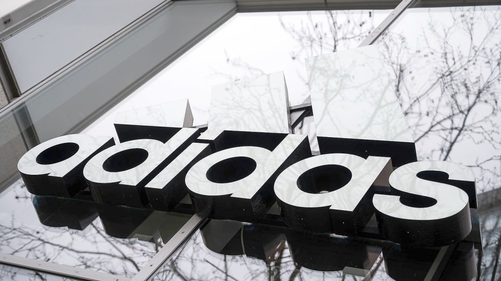 Adidas will im laufenden Jahr zwei Milliarden Euro an Umsatz zulegen (Archivbild). Foto: Christophe Gateau