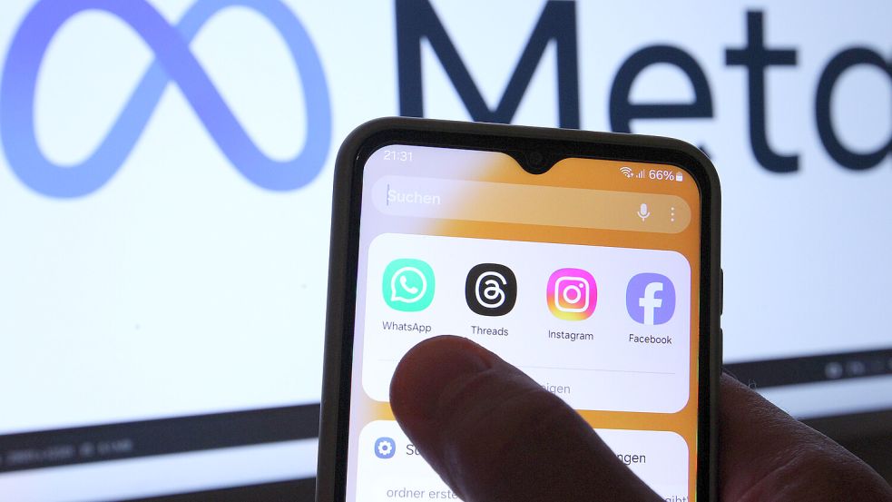 Viele Apps auf einem Smartphone. Der Social-Media-Auftritt der Stadt Osnabrück soll unabhängiger von Facebook, Instagram, Whatsapp oder X werden. Denn die Sicherheit der Daten in den Händen der Tech-Giganten wird zunehmend angezweifelt. Foto: www.imago-images.de