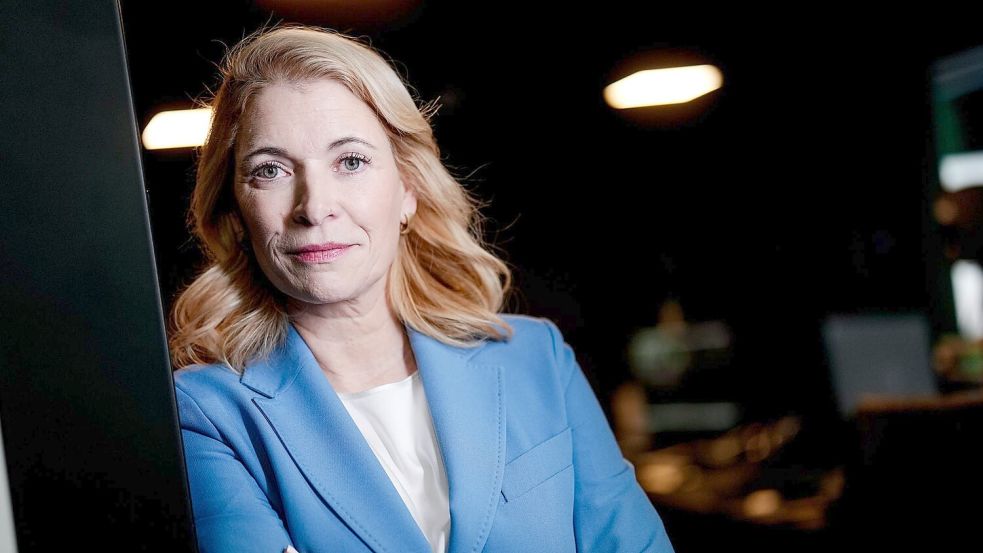 Bahnchefin Evelyn Palla verspricht Fahrgästen noch für dieses Jahr bessere Fahrgastinformationen. (Archivbild) Foto: Kay Nietfeld/dpa