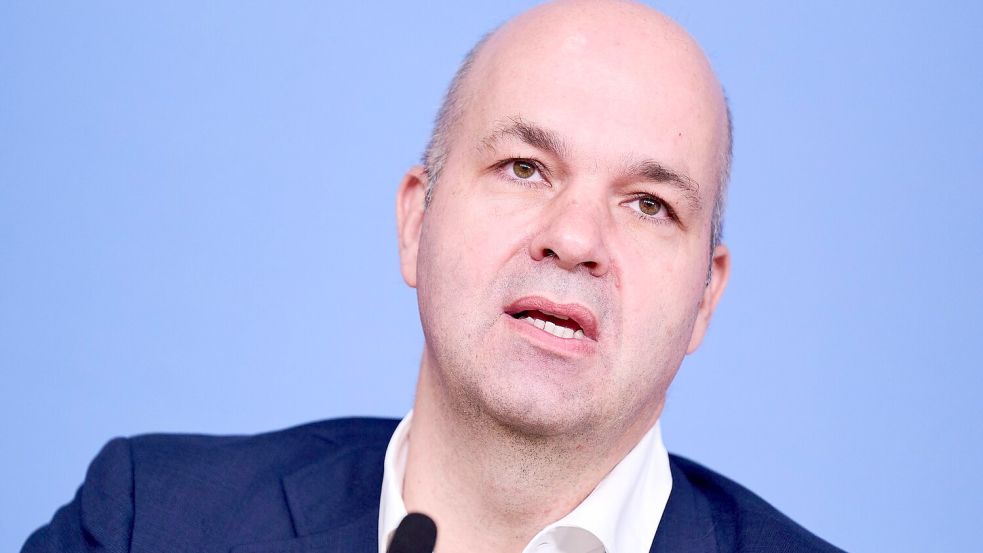 DIW-Präsident Marcel Fratzscher hielte eine Senkung der Mehrwertsteuer auf Lebensmittel für sinnvoller. (Archiv) Foto: Annette Riedl