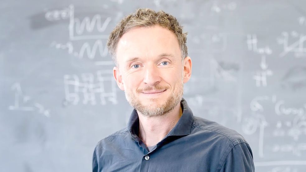 Prof. Frank Pollmann wird mit dem Gottfried-Wilhelm-Leibniz-Preis 2026 ausgezeichnet. Er forscht an der Professur für Theoretische Festkörperphysik an der Technischen Universität München (TUM). Foto: Andreas Heddergott/TUM