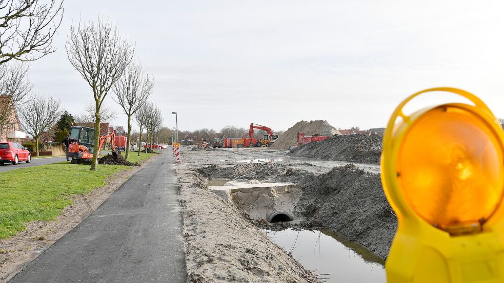 Vor rund fünf Jahren hat die Erschließung des Baugebiets „Greetsieler Grachten II“ begonnen. Foto: Heinz Wagenaar/Archiv
