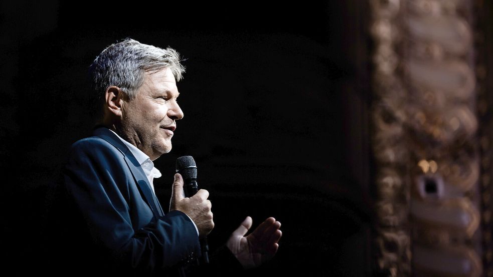 Anfang Mai 2025 übergab Habeck sein Amt als Wirtschaftsminister an CDU-Nachfolgerin Katherina Reiche. Foto: dpa/Christoph Soeder