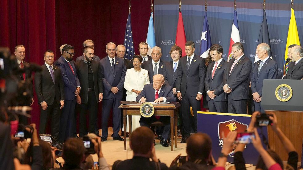 Laut Trump steht die sozialistische Regierung Kubas kurz vor dem Scheitern. Foto: Rebecca Blackwell/AP/dpa