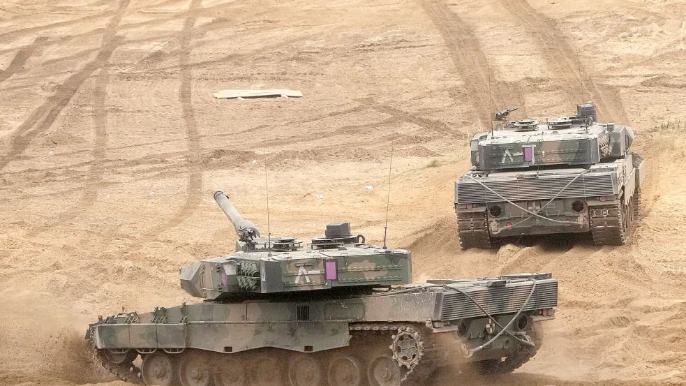 Leopard-Panzer beim Nato-Manöver Resolute Warrior im vergangenen Jahr. Deutschland ist der weltweit viertgrößte Waffenexporteur. Foto: IMAGO/Ints Kalnins