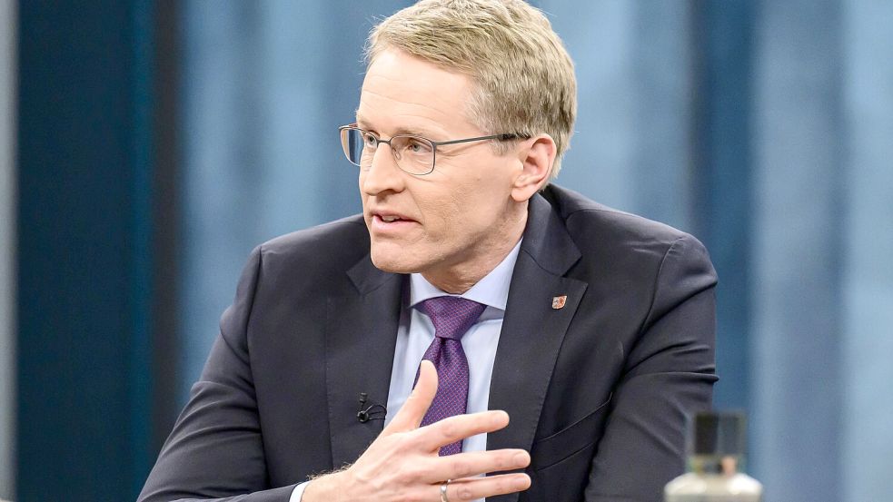 „Die steigenden Preise haben im Moment eine massive Auswirkung gerade auf kleine und mittlere Einkommen““: Schleswig-Holsteins Ministerpräsident Daniel Günther im ARD-Talk bei Caren Miosga. Foto: IMAGO/Uwe Koch