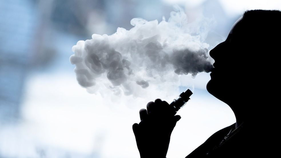 Eine dampfen – für viele Menschen in Deutschland ist das Alltag. (Symbolbild) Foto: Silas Stein