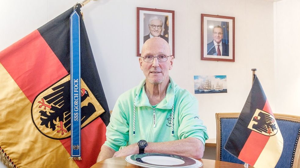 Nach knapp 39 Jahren verlässt Chef-Stewart Burkhart Kempcke die „Gorch Fock“. Foto: Markus Scholz