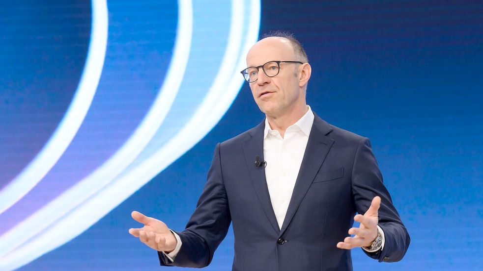 Zölle und das schwache Abschneiden von Porsche verhageln Finanzchef Arno Antlitz das Ergebnis. Foto: Julian Stratenschulte