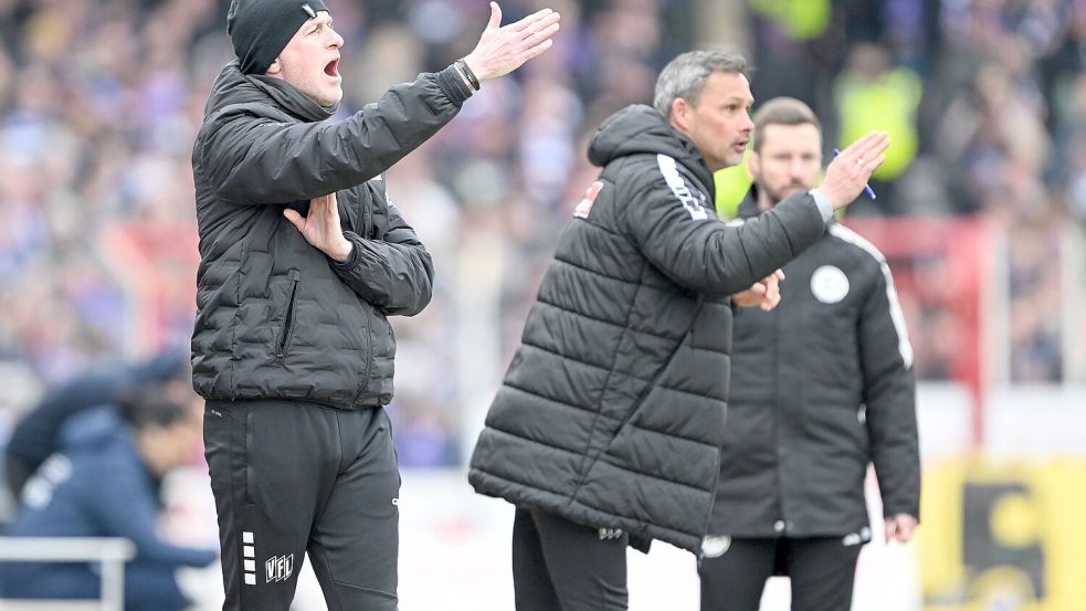 Marco Antwerpen (hinten) und Frank Döpper als Trainer des VfL Osnabrück Foto: www.imago-images.de
