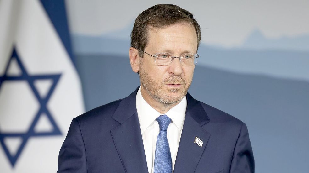 Herzog verteidigt die Angriffe auf iranische Öldepots. (Archivbild) Foto: Peter Klaunzer/Keystone/dpa