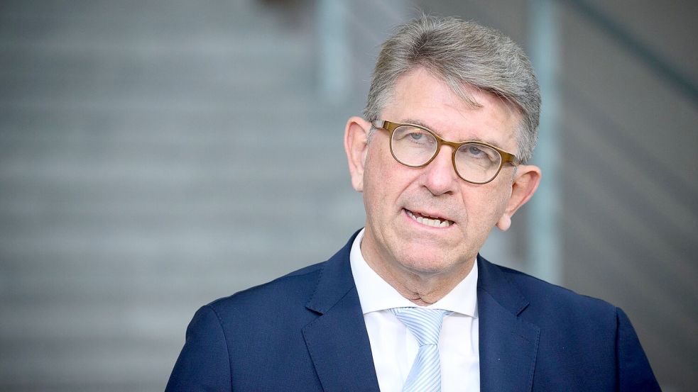 Für sein Vorgehen bekommt Kulturstaatsminister Wolfram Weimer viel Kritik. (Archivfoto) Foto: Bernd von Jutrczenka/dpa