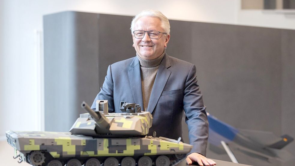 Ein Modell des Kampfpanzers Panther, den Rheinmetall in Italien baut und erste Exemplare 2028 ausliefern möchte. Foto: Rolf Vennenbernd