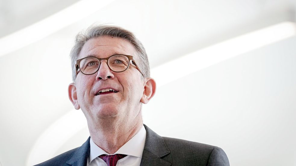 Macht seit Wochen Schlagzeilen: Kulturstaatsminister Wolfram Weimer. (Archivbild) Foto: Kay Nietfeld/dpa