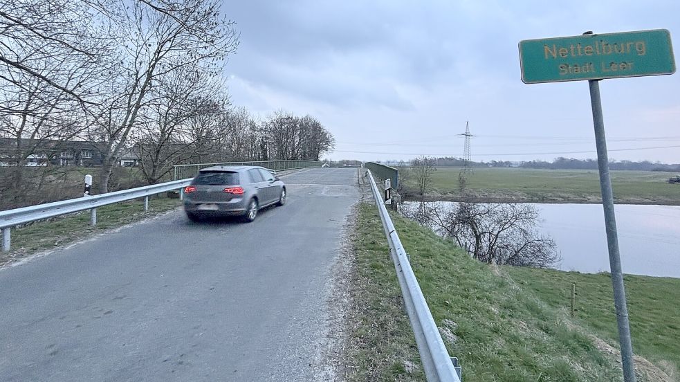 Die Brücke befindet sich in der Nähe des Hotels Lange (hinten links). Foto: Jonas Bothe