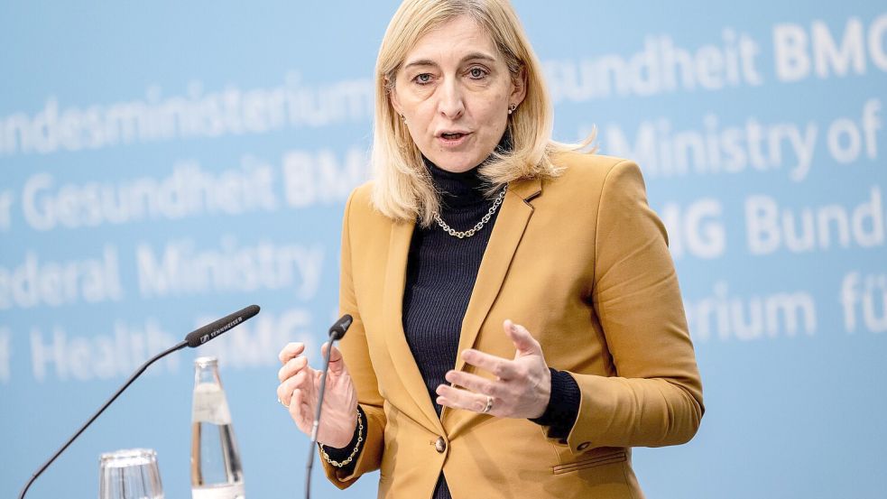 Hausarztpraxen sollen nach Plänen von Ministerin Warken eine wichtigere Rolle bekommen. (Archivbild) Foto: Fabian Sommer/dpa