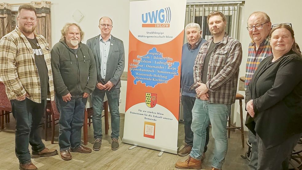 Der Vorstand der UWG Ihlow mit Gerd Gerdes (von links), Hinrich Raveling, mit dem Bürgermeisterkandidaten Harm Ubben und Hilrich Fleßner (Fraktionsvorsitzender), Bernd Dettmers (Vorsitzender), Gerhard Ennen und Astrid Flügge. Foto: privat