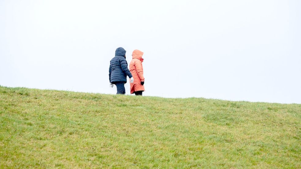 Ein Tief beeinflusst das Wetter in Deutschland am Wochenende. (Archivbild) Foto: Hauke-Christian Dittrich