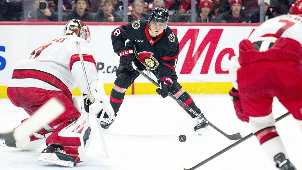Eishockey-Star Stützle kommt mit Ottawa nach Deutschland. (Archivbild) Foto: Spencer Colby/The Canadian Press