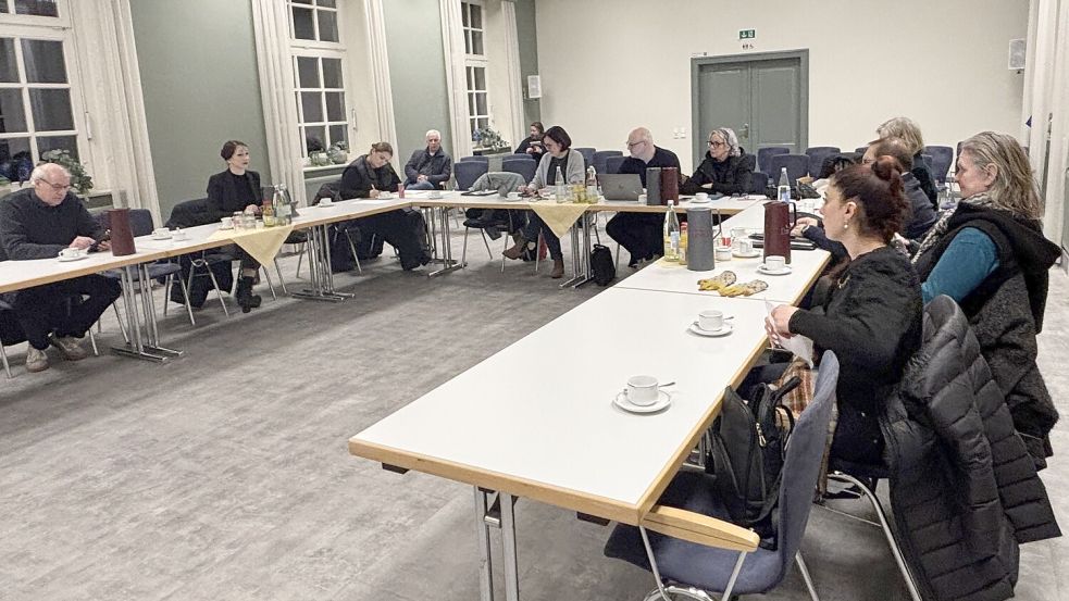 Der Ortsrat der Auricher Kernstadt tagte am Dienstag, 10. Februar, im Europahaus. Unter anderem ging es um die Pläne der Stadtverwaltung, den Ortsrat aufzulösen. Foto: Mieke Matthes