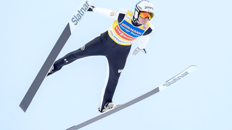 Skisprung-Star Domen Prevc scheitert in Oslo wie auch Philipp Raimund im ersten Durchgang. Foto: Terje Pedersen/NTB/dpa