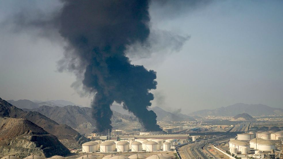Es kam zu weiteren Angriffen auf mehrere Golfstaaten. Foto: Altaf Qadri/AP/dpa