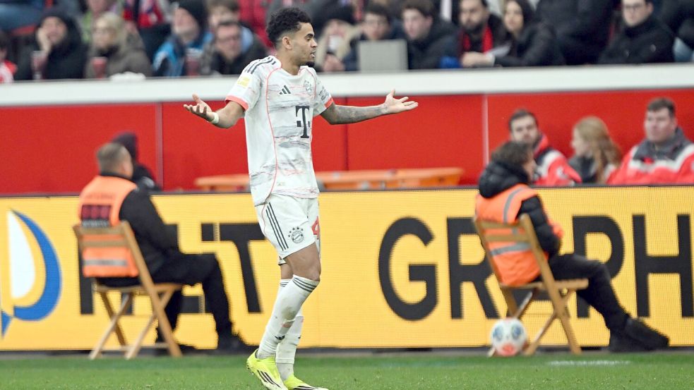 Haderte mit seinem Platzverweis: Luis Diaz. Foto: Federico Gambarini