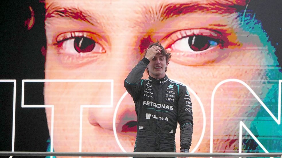 Kimi Antonelli rast in China zu seinem ersten Grand-Prix-Erfolg in der Formel 1. Foto: Andy Wong/AP/dpa