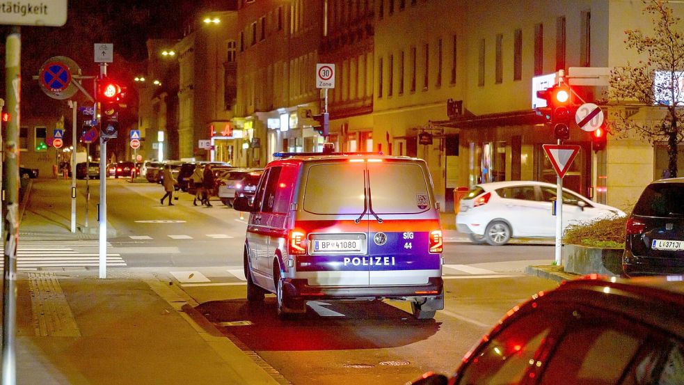 Vor der tödlichen Messerattacke auf einen Afghanen in Linz war nach dem Tatverdächtigen bereits gefahndet worden. Foto: Fotokerschi / Werner Kerschbaumm