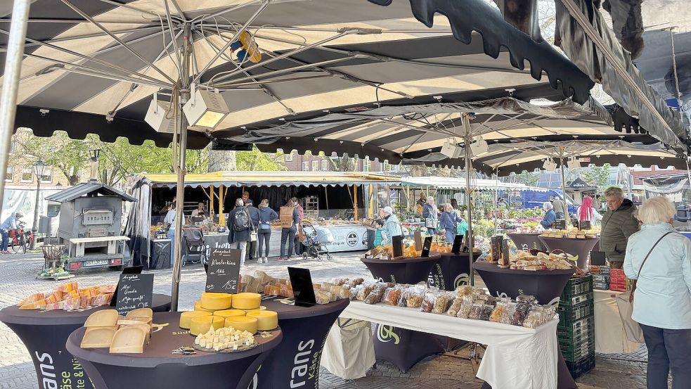 Auch idyllisch: der Wochenmarkt geht wieder in den Stadtgarten. Foto: Stephanie Schuurman/Archiv