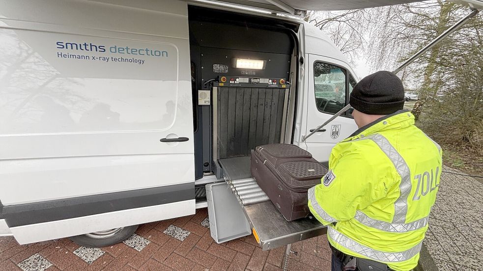 Auch eine mobile Röntgenanlage kam zum Einsatz. Foto: Jonas Bothe