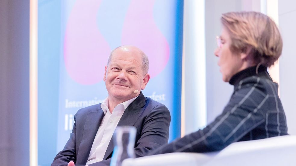 Ex-Kanzler Olaf Scholz hat bei der Lit.Cologne über seine Lesegewohnheiten gesprochen. Foto: Rolf Vennenbernd