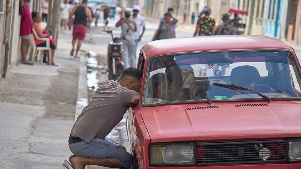 Immer wieder kommt es in Kuba zu großflächigen Stromausfällen. Foto: Ramon Espinosa/AP/dpa