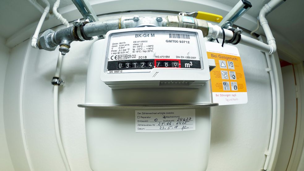 Nach den heftig gestiegenen Spritpreisen droht nun auch ein höherer Gaspreis – zumindest für Neukunden zum Beispiel nach einem Umzug. Foto: Christian Ohde/Imago