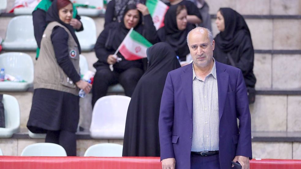 Der iranische Fußballverbandspräsident Mehdi Taj verhandelt mit der FIFA. Foto: IMAGO/Aksonline
