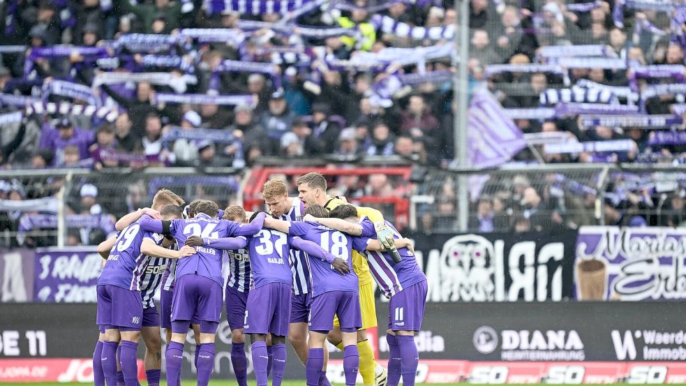 Noch nie spielten Drittliga-Fußballer des VfL Osnabrück vor so vielen Heimzuschauern wie in dieser Saison. Foto: Michael Titgemeyer