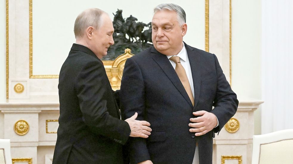 Orban unterhält trotz des russischen Angriffskriegs gegen die Ukraine gute Kontakte zu Kremlchef Wladimir Putin. (Archivbild) Foto: Alexander Nemenov/Pool AFP via A
