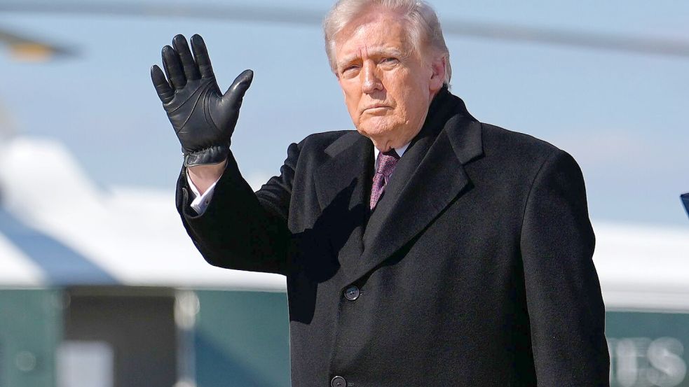 Trump droht dem Iran mit der Bombardierung eines wichtigen Gasfelds. Foto: Julia Demaree Nikhinson/AP/dpa