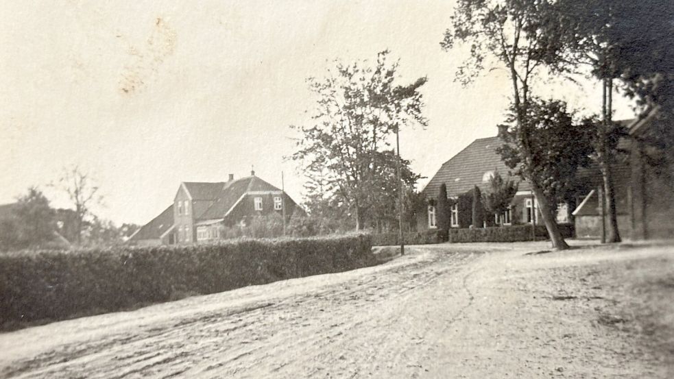 Ein Blick auf Weene – rechts im Bild ist das Pfarrhaus zu sehen. Foto: Archiv Marten Hagen