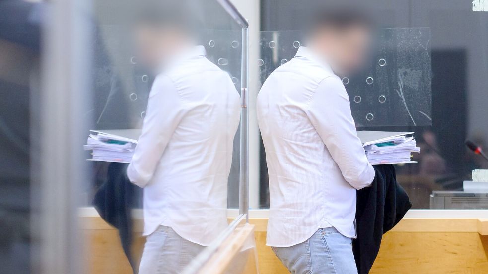 Im April 2025 begann der Prozess gegen einen möglicherweise korrupten Staatsanwalt aus Hannover - jetzt wird das Urteil erwartet. (Archivbild) Foto: Julian Stratenschulte