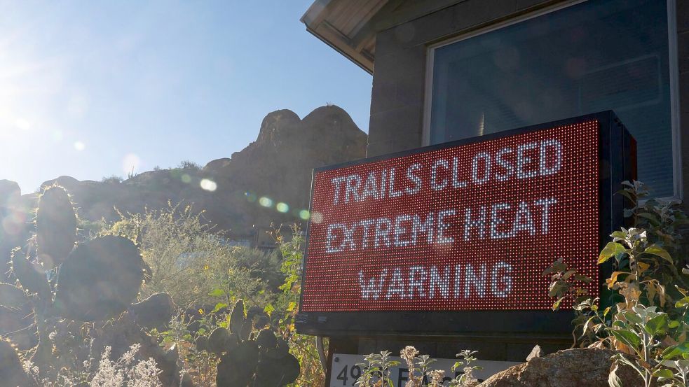 Wegen Hitze geschlossen: Im US-Bundesstaat Arizona klettern die Temperaturen auf Rekordwerte, die Menschen und Tieren schnell zu schaffen machen kann. Foto: Rebecca Noble/FR172322 AP/AP/dpa