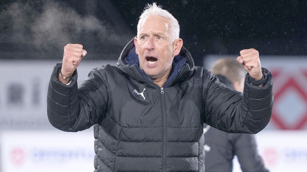 Trainer Christian Neidhart steckt mit BW Lohne im Tabellenkeller fest. Foto: Imago